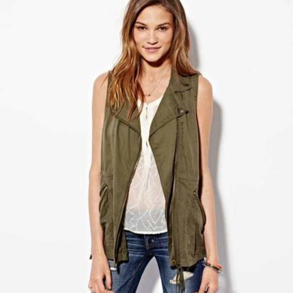 American Eagle Olive Vest